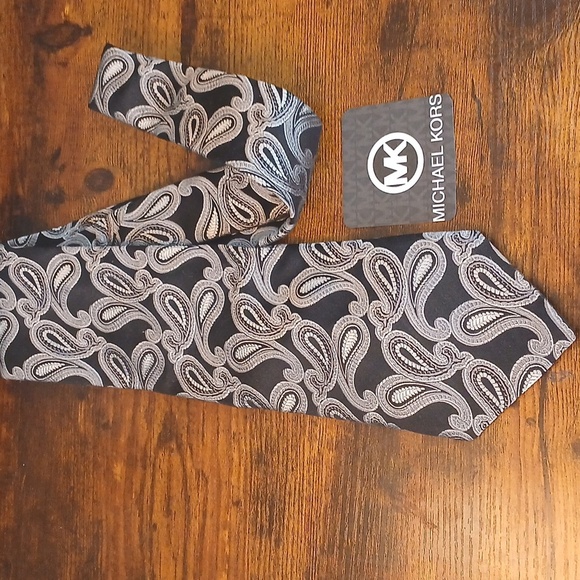 Authentic MICHAEL KORS PAISLEY 100% SILK TIE ๐ - Picture 1 of 7